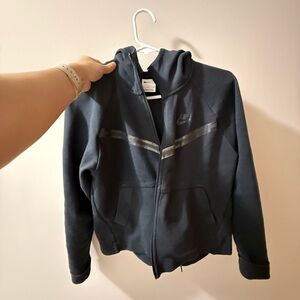 Black Nike tech fleece women’s hoodie